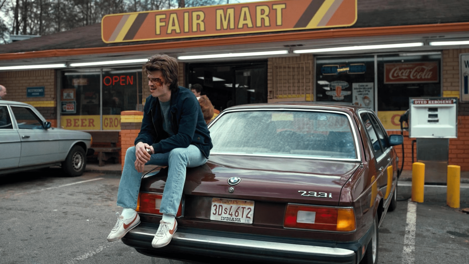 You're Right, Stranger Things' Steve Harrington Gets Beaten Up Every Season - Stranger Things Steve Harrington Fights